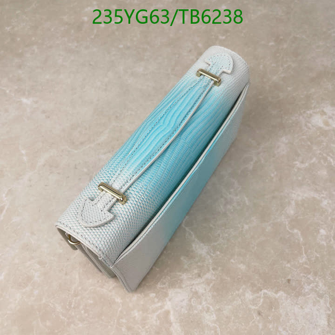 Dior-Bags(5A) Code: TB6238 $: 235USD