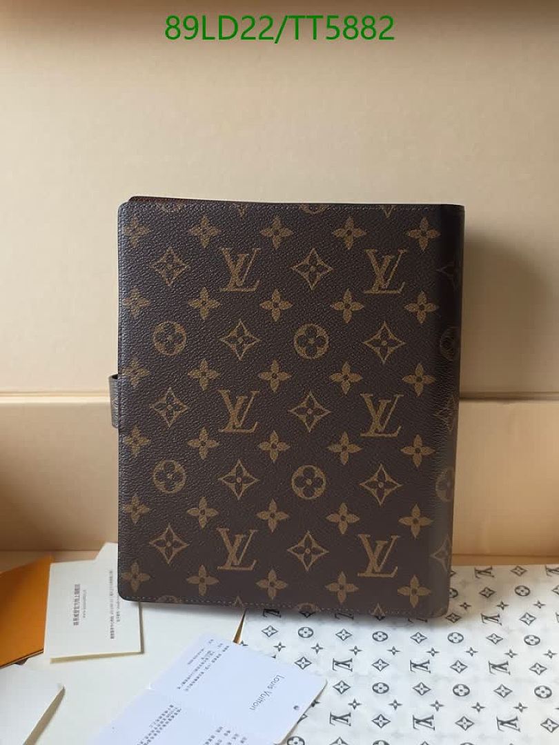 LV-Wallets(5A) Code: TT5882 $: 89USD