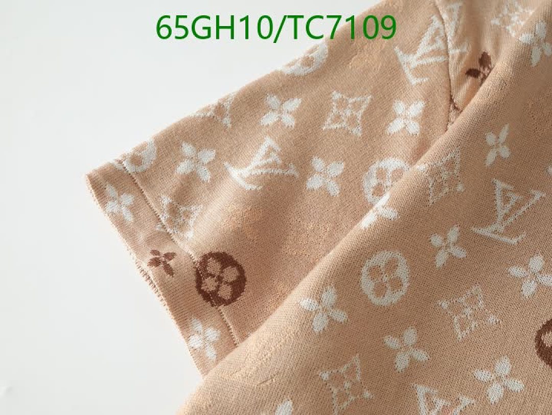 LV-Clothing Code: TC7109 $: 65USD