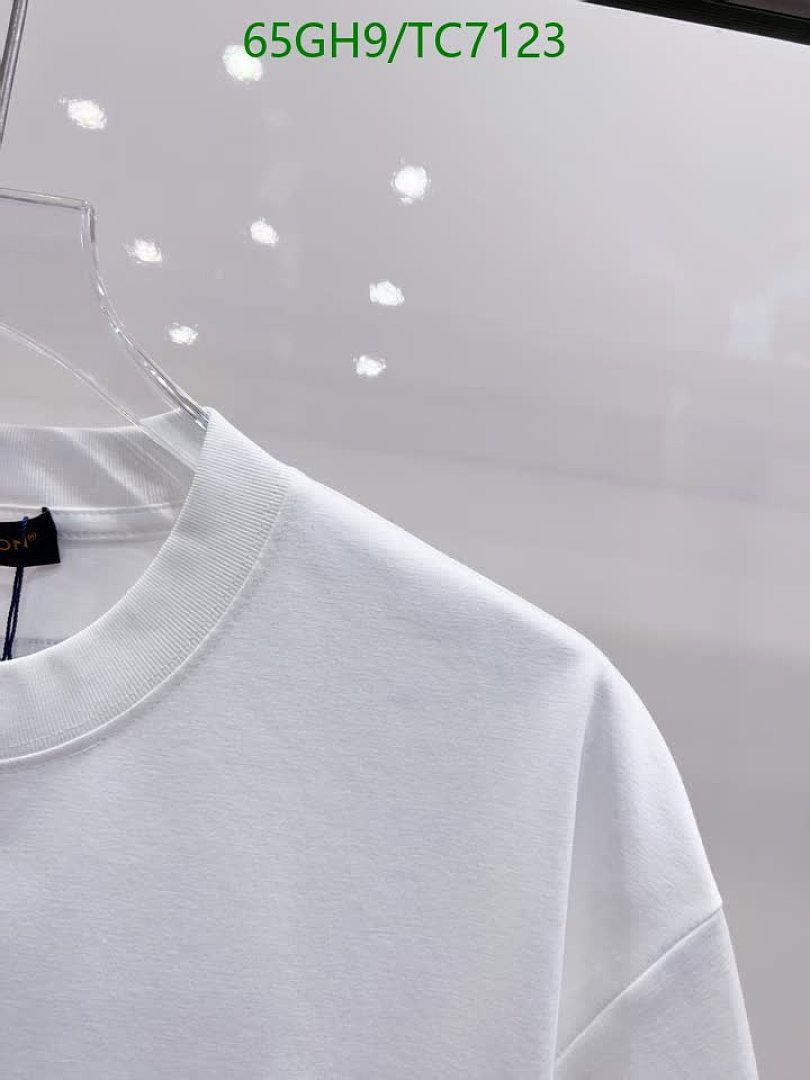 LV-Clothing Code: TC7123 $: 65USD