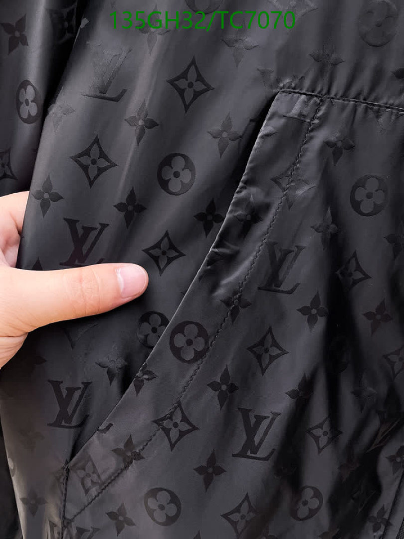 LV-Clothing Code: TC7070 $: 135USD