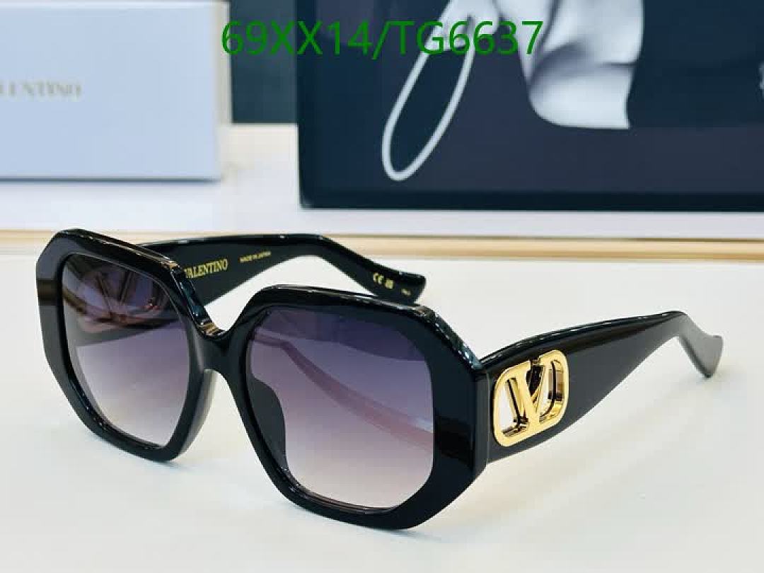 Valentino-Glasses Code: TG6637 $: 69USD