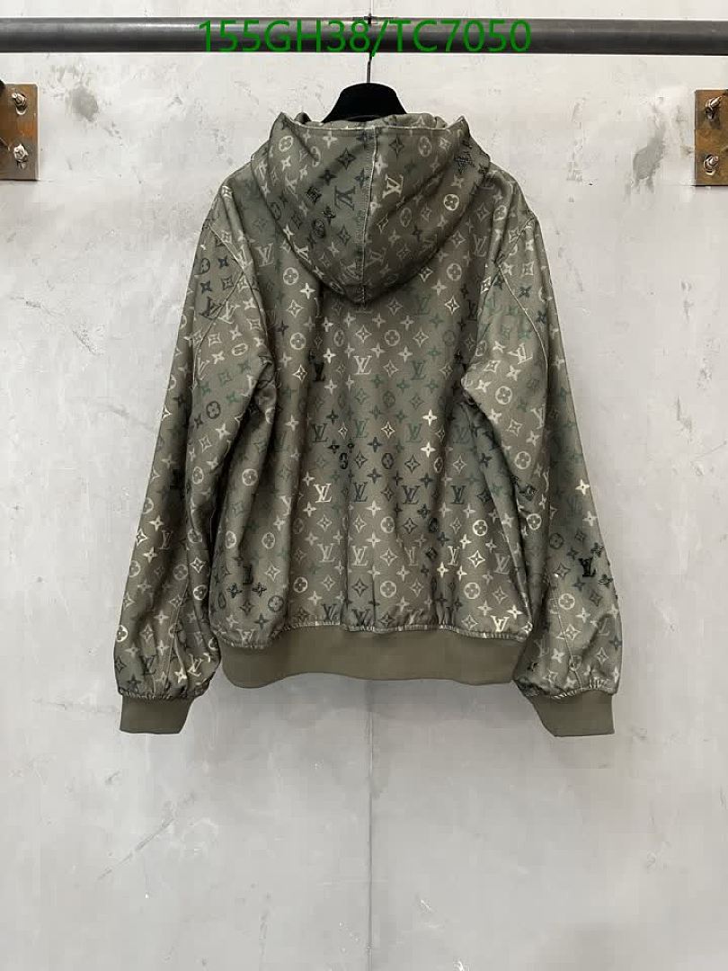 LV-Clothing Code: TC7050 $: 155USD