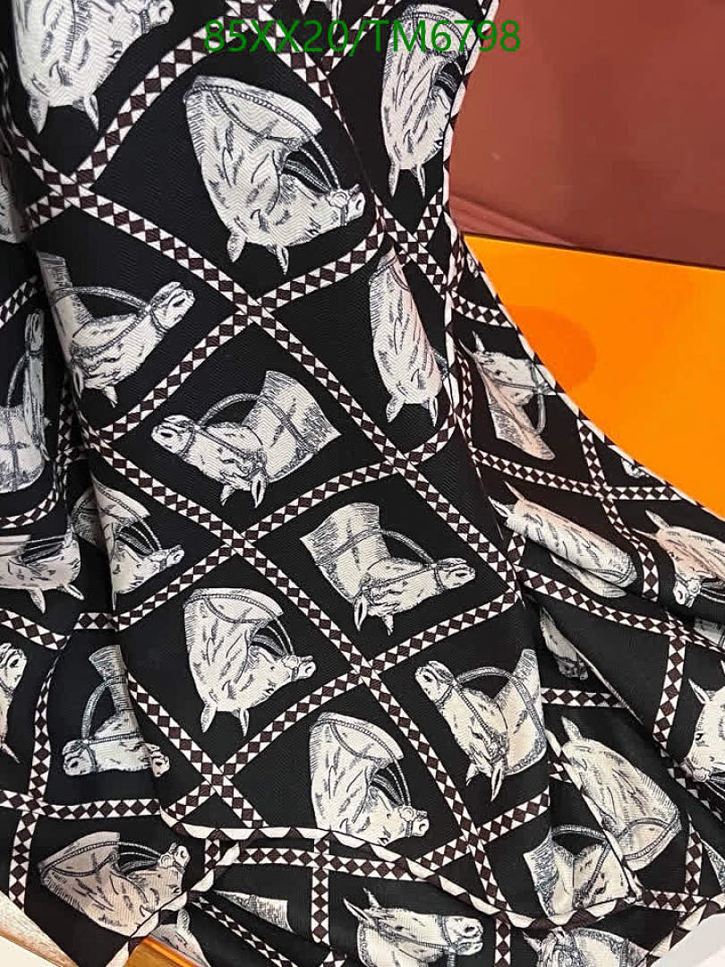 Hermes-Scarves Code: TM6798 $: 85USD