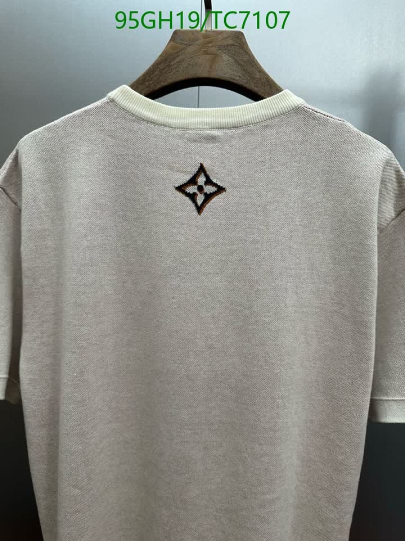 LV-Clothing Code: TC7107 $: 95USD