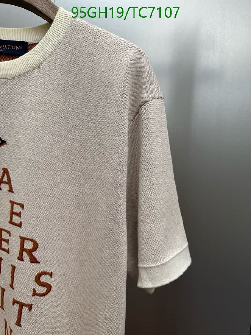 LV-Clothing Code: TC7107 $: 95USD