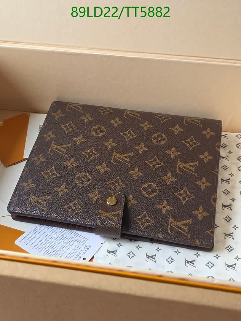 LV-Wallets(5A) Code: TT5882 $: 89USD