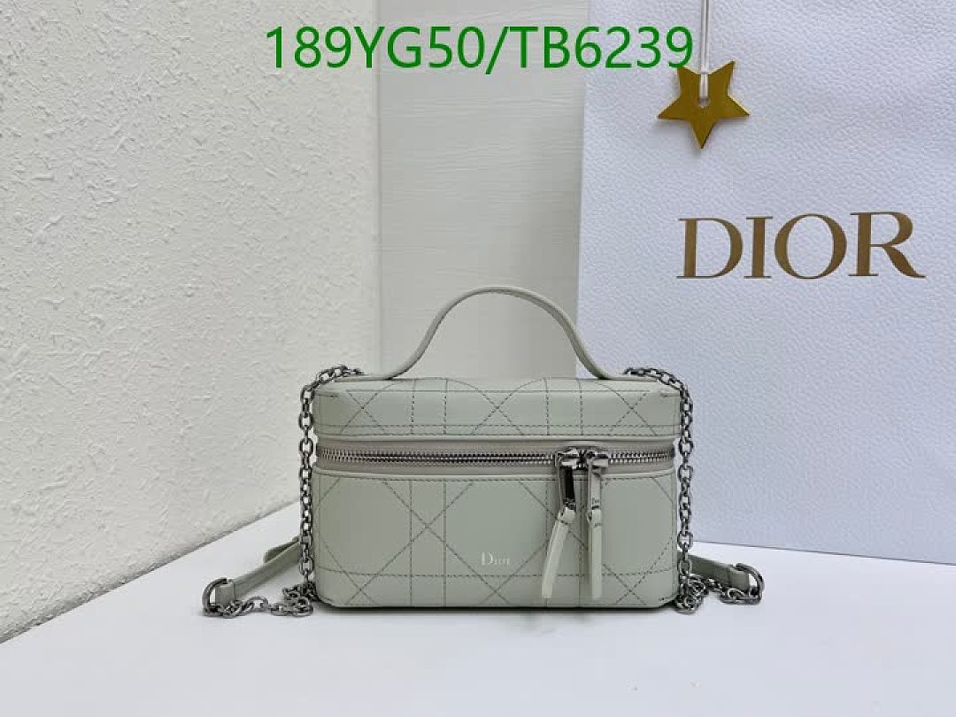 Dior-Bags(5A) Code: TB6239 $: 189USD