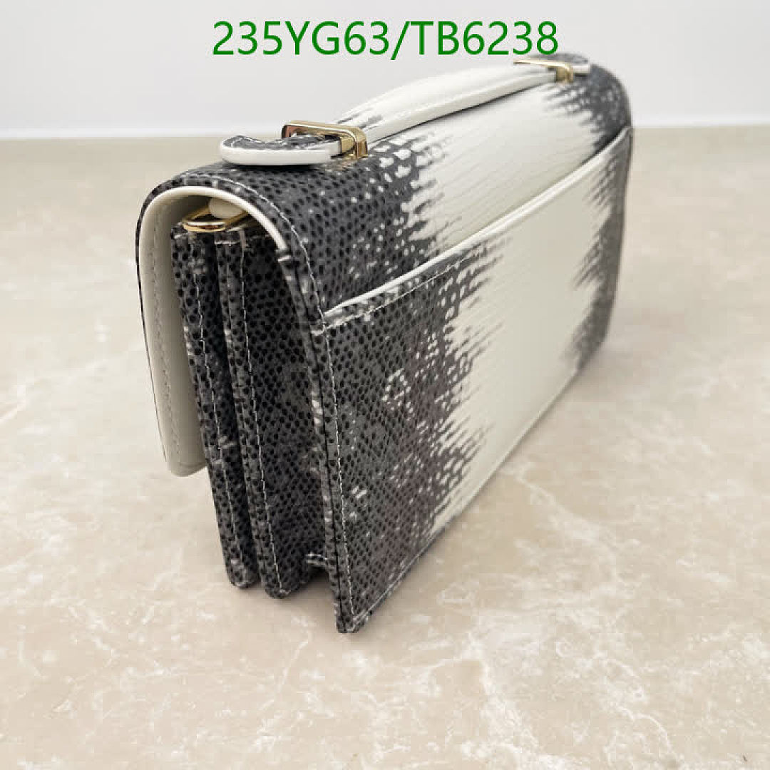 Dior-Bags(5A) Code: TB6238 $: 235USD