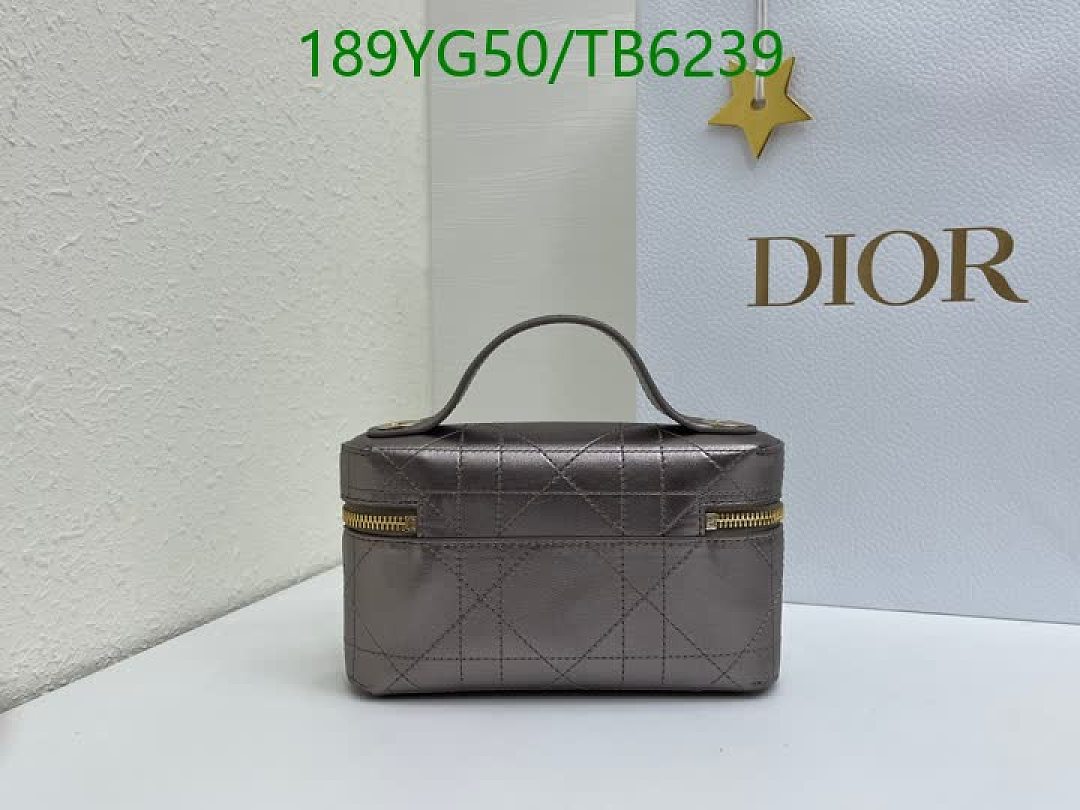 Dior-Bags(5A) Code: TB6239 $: 189USD