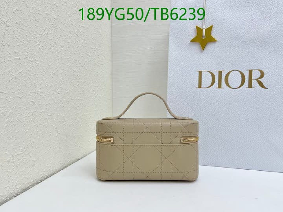 Dior-Bags(5A) Code: TB6239 $: 189USD