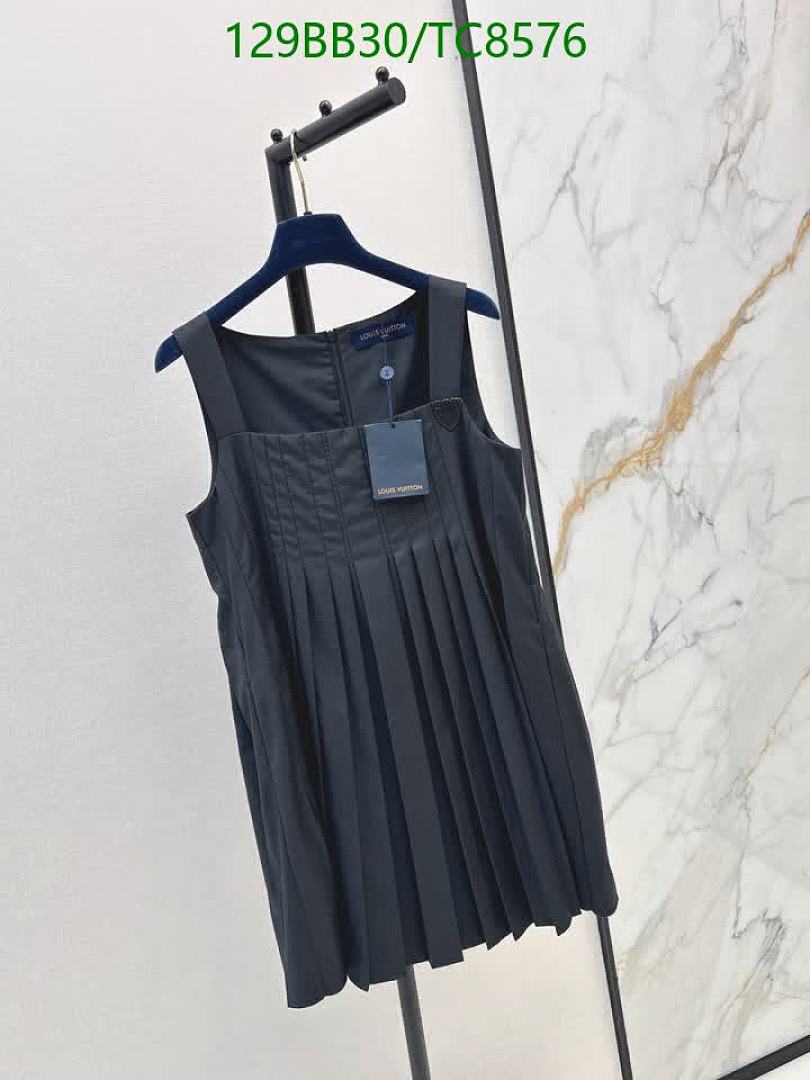 LV-Clothing Code: TC8576 $: 129USD