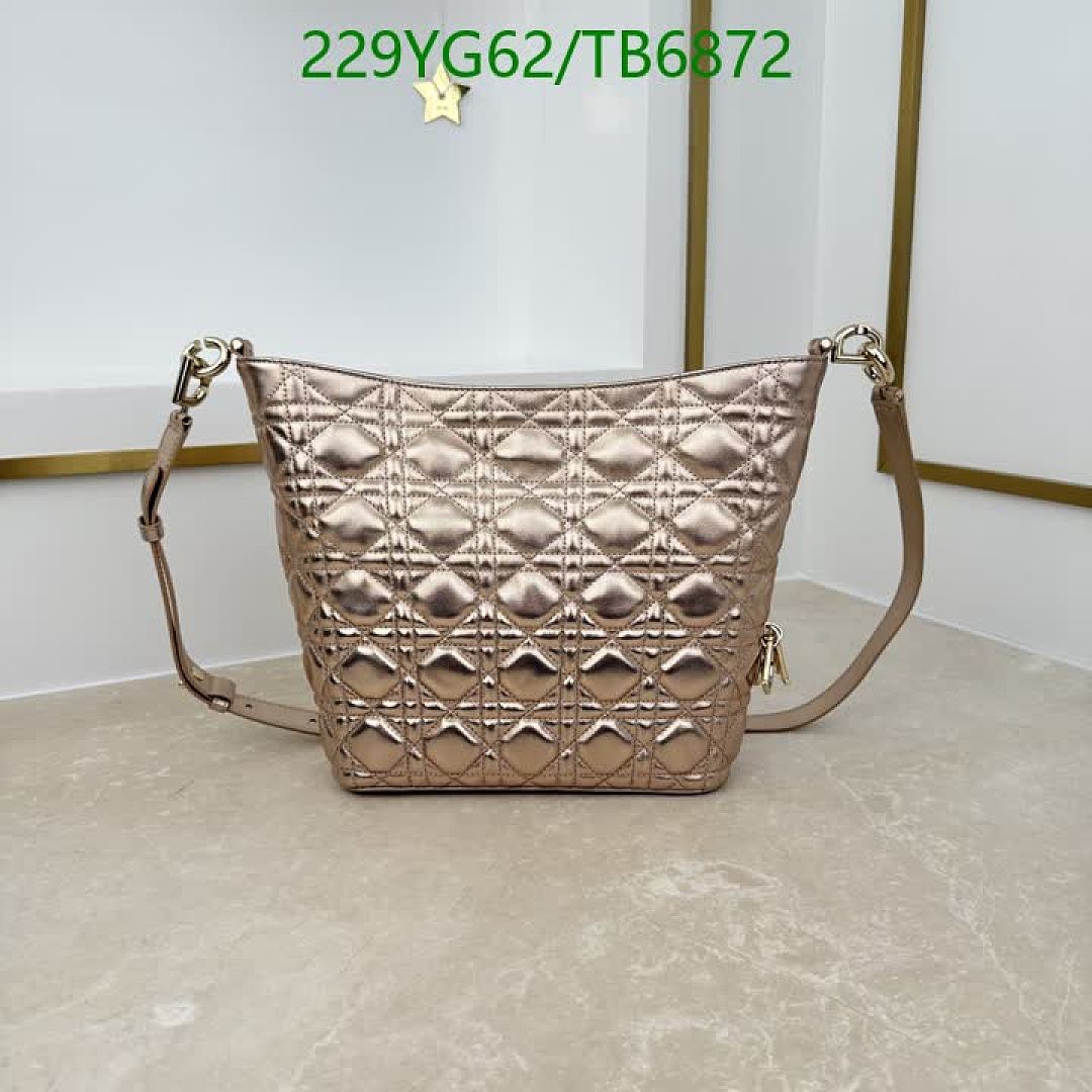 Dior-Bags(5A) Code: TB6872 $: 229USD