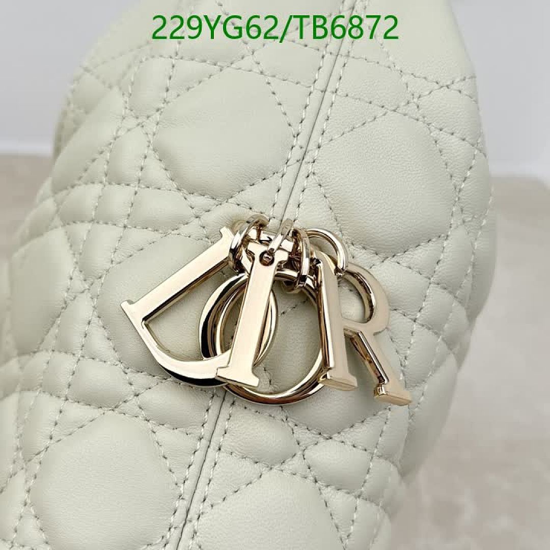 Dior-Bags(5A) Code: TB6872 $: 229USD