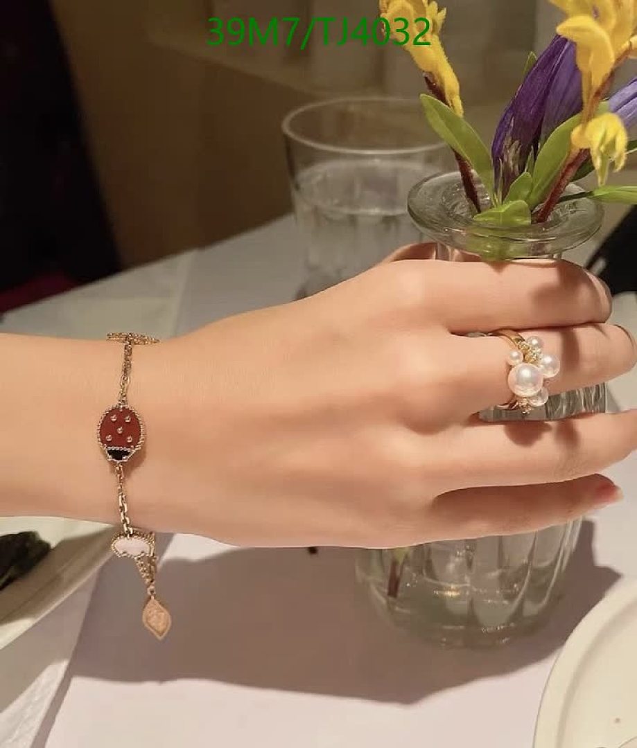 Van Cleef & Arpels-Jewelry Code: TJ4032 $: 39USD
