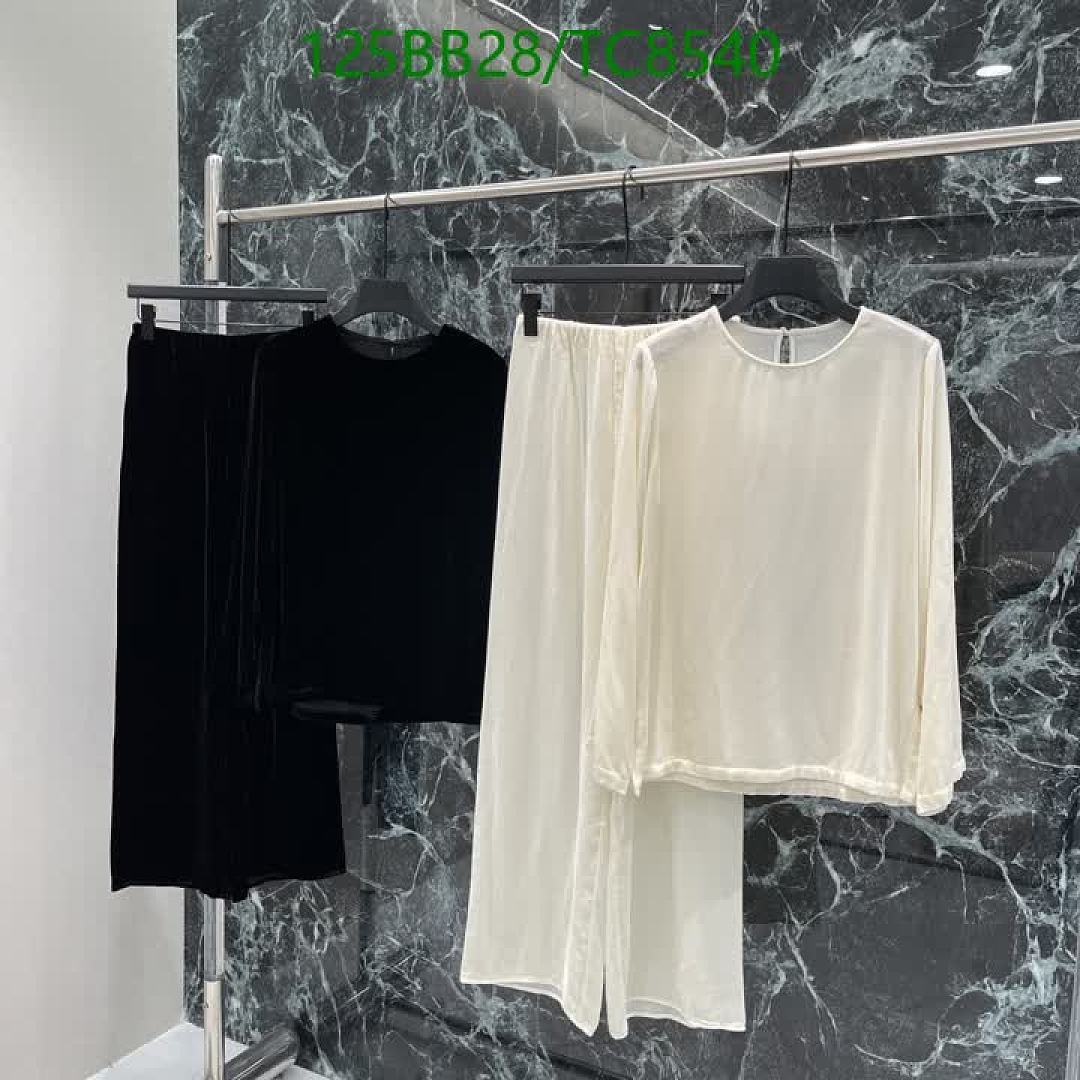 LV-Clothing Code: TC8540 $: 125USD