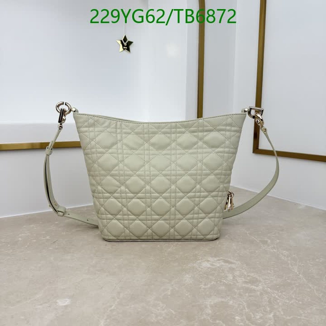 Dior-Bags(5A) Code: TB6872 $: 229USD