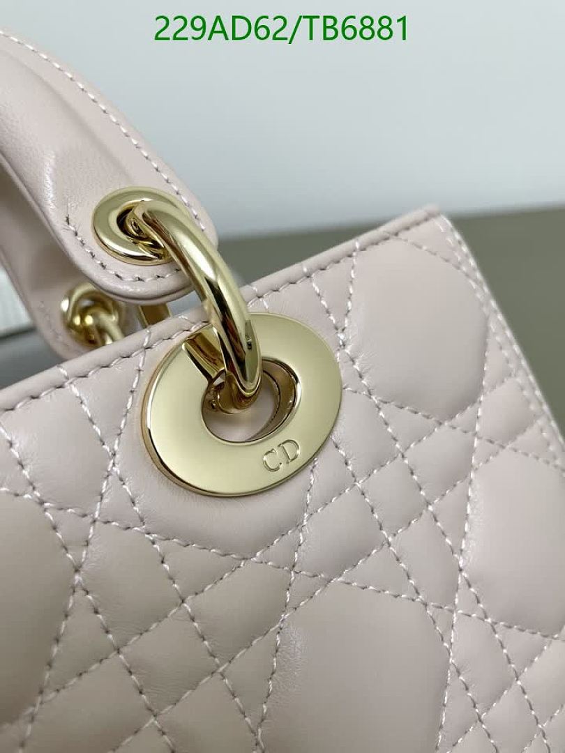 Dior-Bags(5A) Code: TB6881 $: 229USD