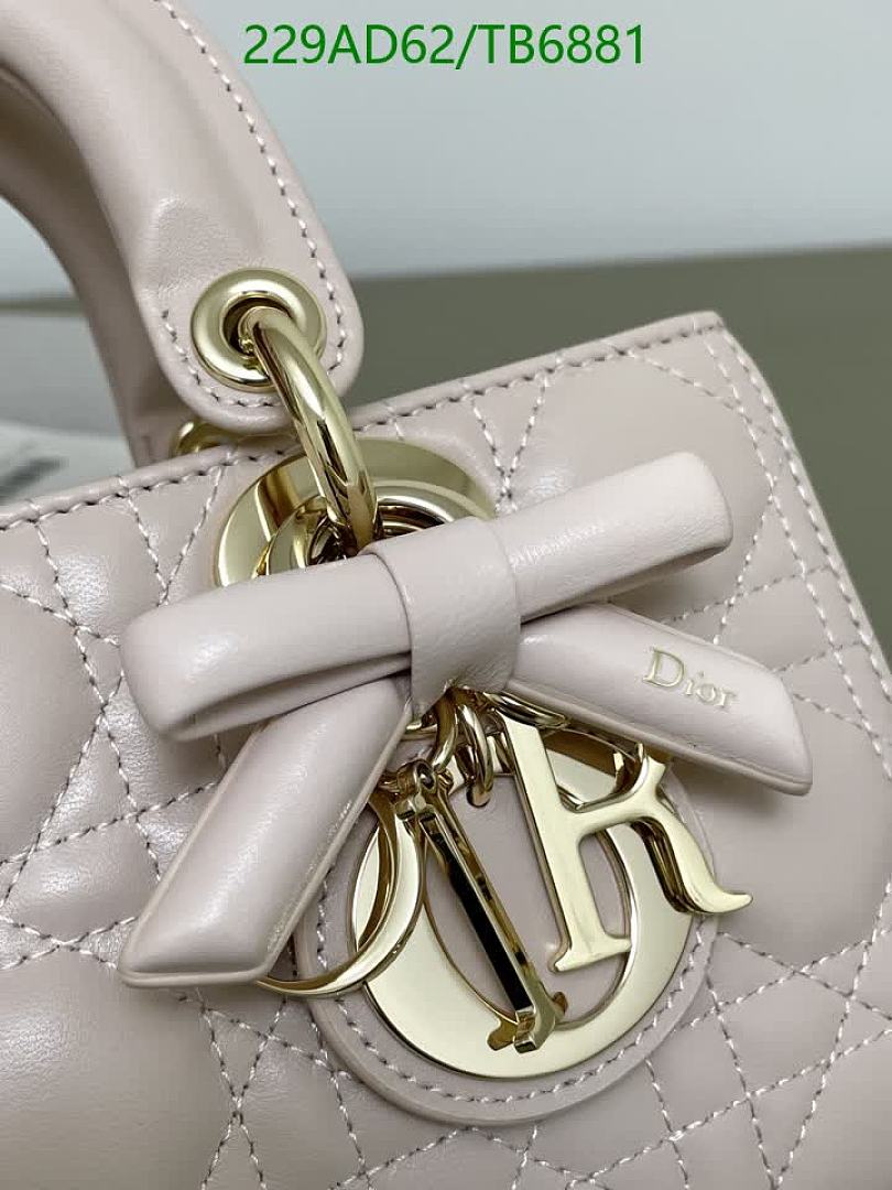 Dior-Bags(5A) Code: TB6881 $: 229USD