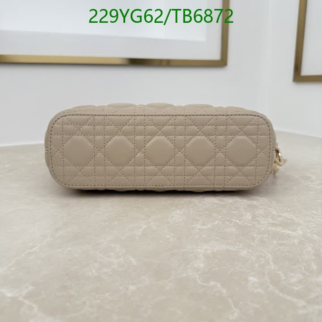 Dior-Bags(5A) Code: TB6872 $: 229USD