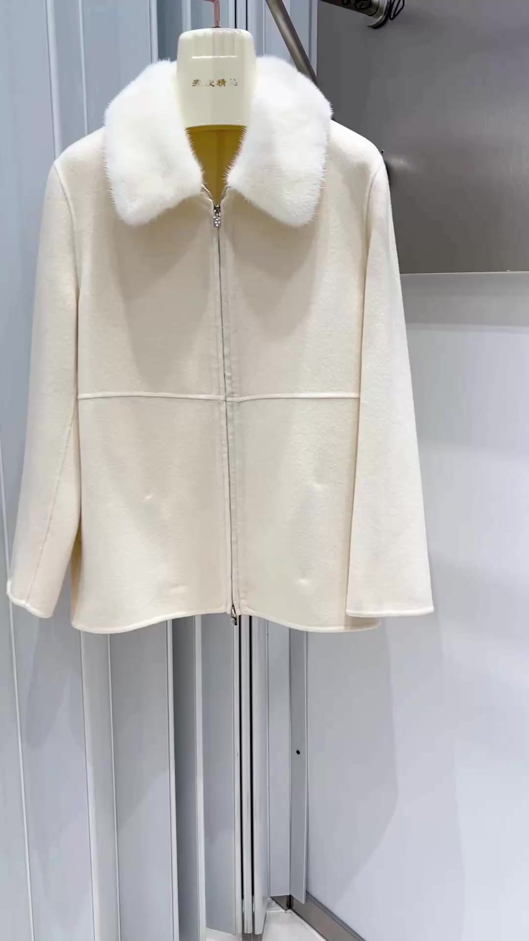 Loro Piana-Down Jackets(Women) Code: TC8230 $: 359USD-Yupoo.ru - Copybrand.Team photo album Loro Piana-Down Jackets(Women) Code: TC8230 $: 359USD