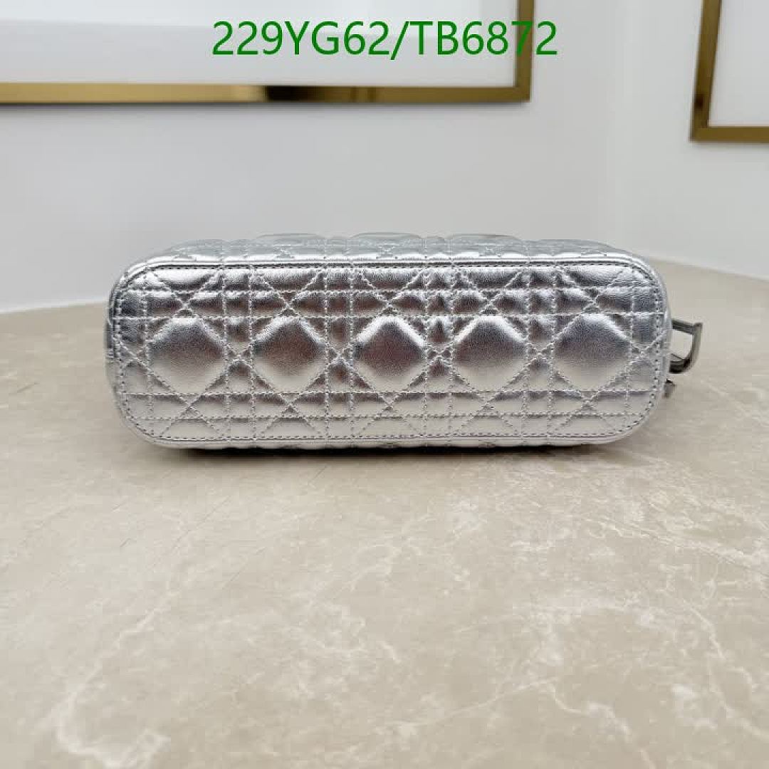 Dior-Bags(5A) Code: TB6872 $: 229USD