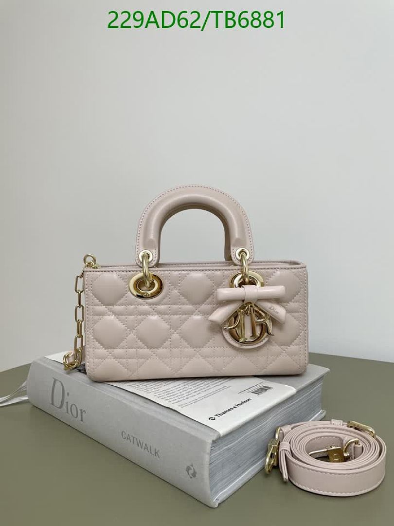 Dior-Bags(5A) Code: TB6881 $: 229USD