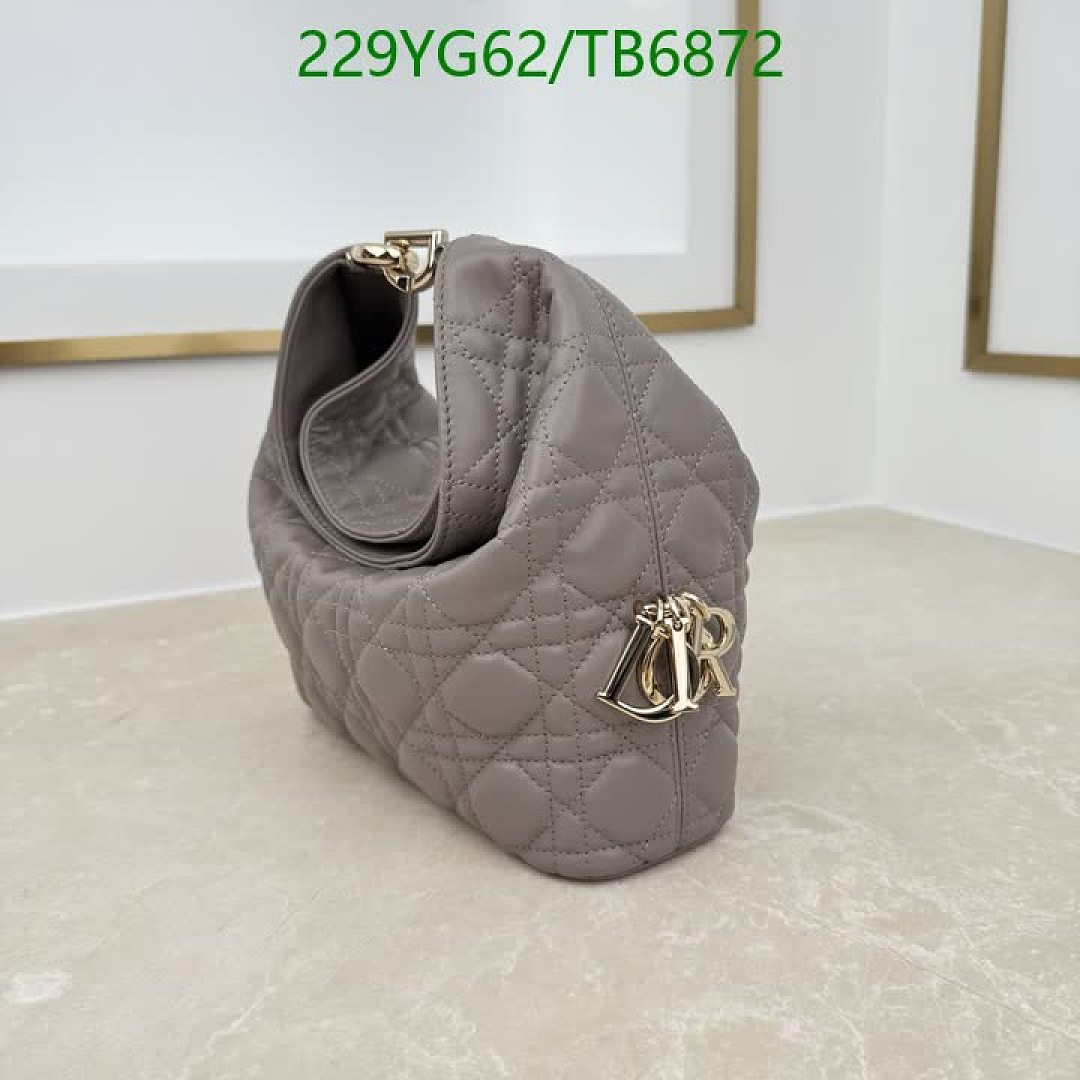 Dior-Bags(5A) Code: TB6872 $: 229USD
