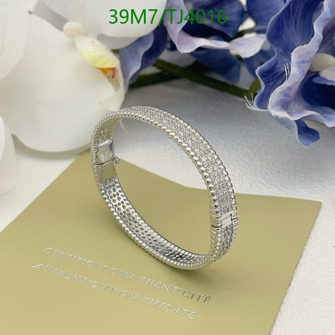 Van Cleef & Arpels-Jewelry Code: TJ4016 $: 39USD