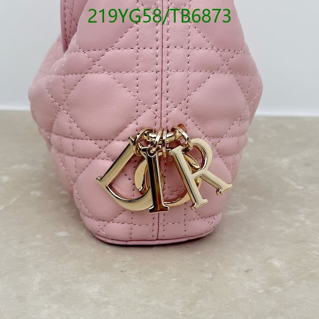 Dior-Bags(5A) Code: TB6873 $: 219USD