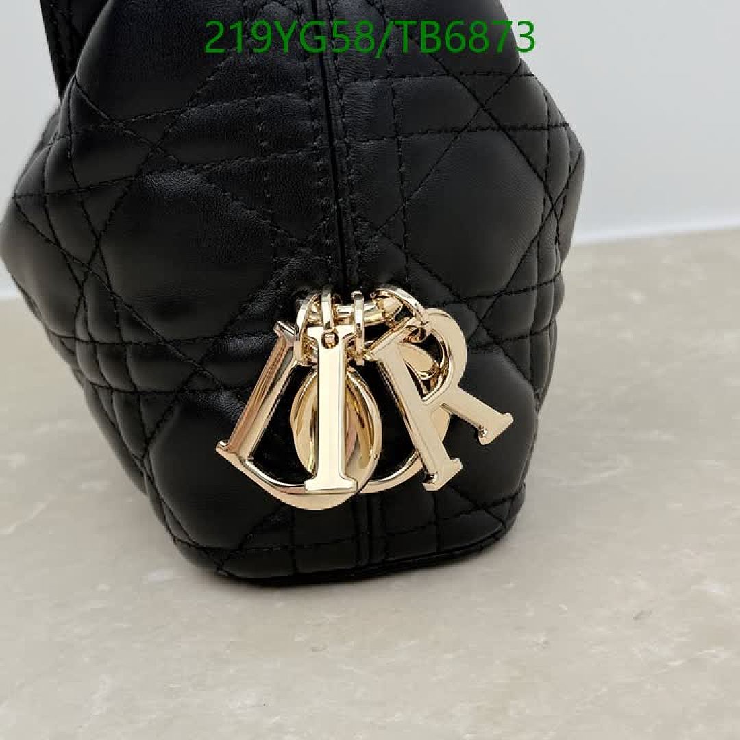 Dior-Bags(5A) Code: TB6873 $: 219USD