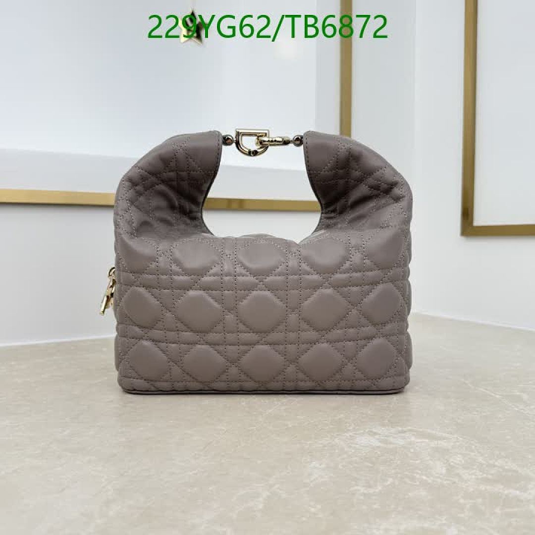 Dior-Bags(5A) Code: TB6872 $: 229USD