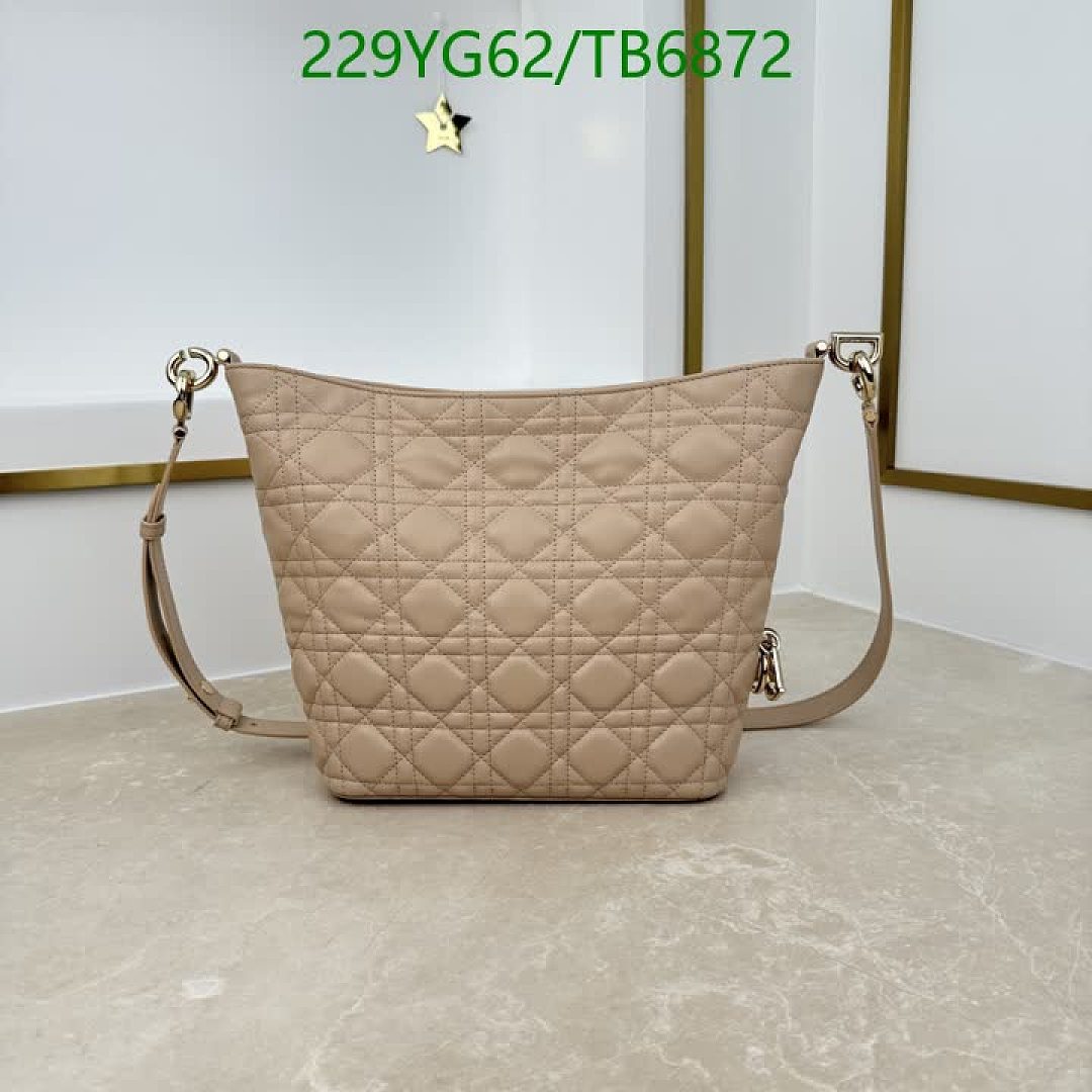 Dior-Bags(5A) Code: TB6872 $: 229USD