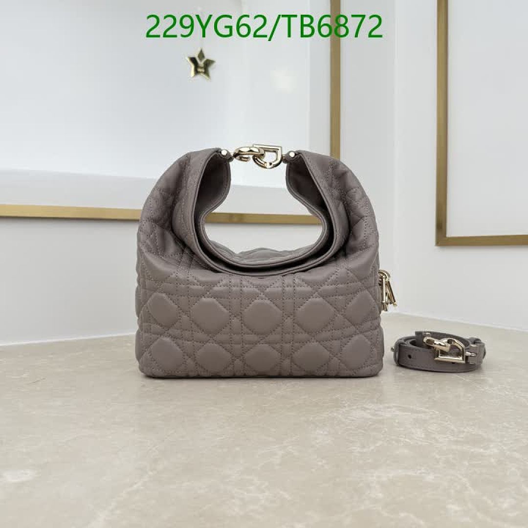 Dior-Bags(5A) Code: TB6872 $: 229USD