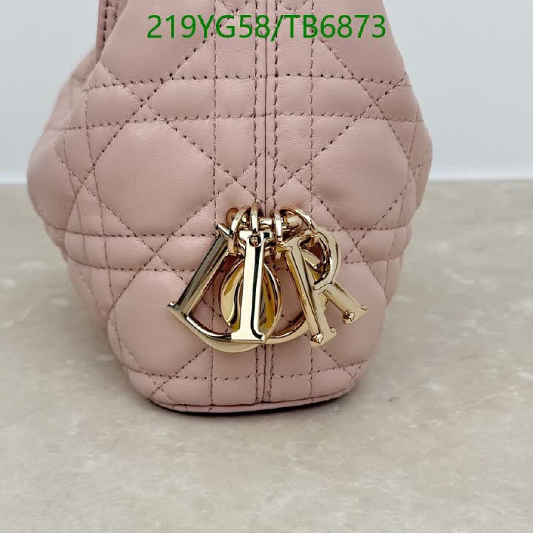 Dior-Bags(5A) Code: TB6873 $: 219USD