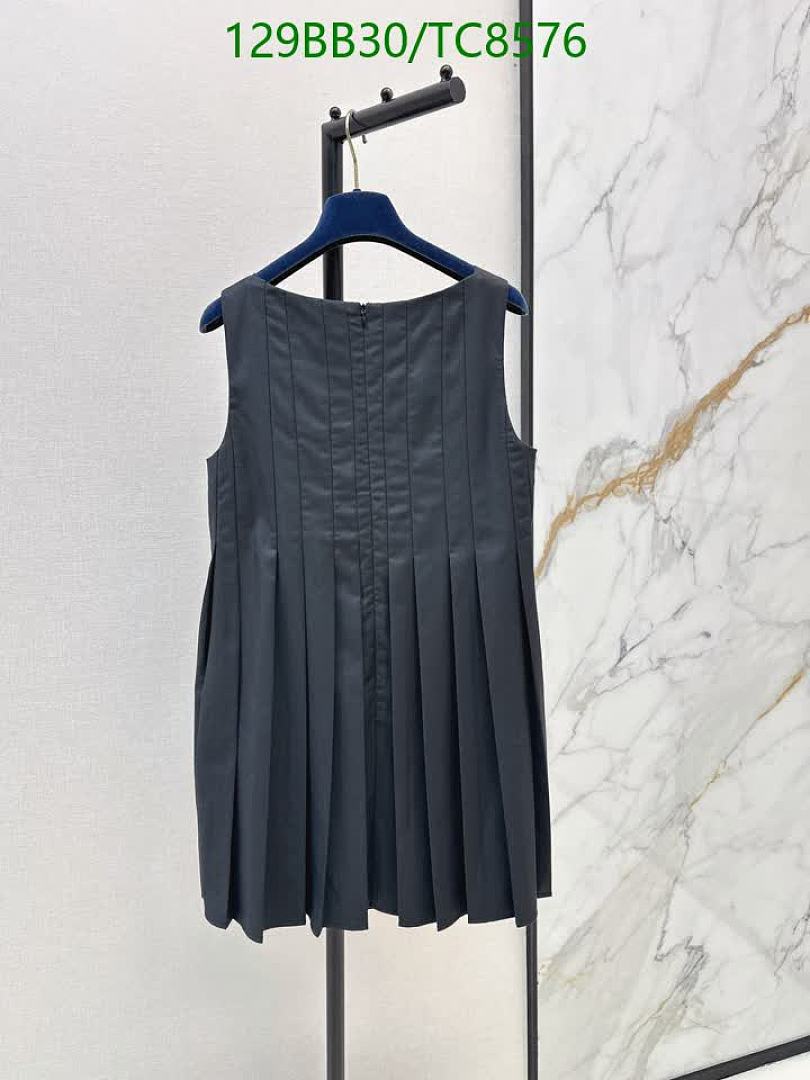 LV-Clothing Code: TC8576 $: 129USD