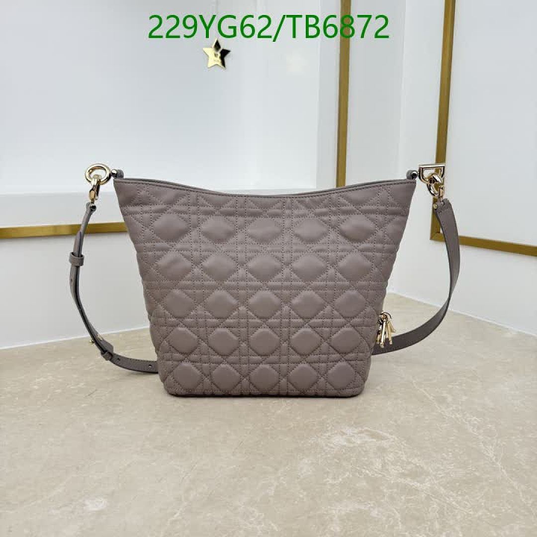 Dior-Bags(5A) Code: TB6872 $: 229USD