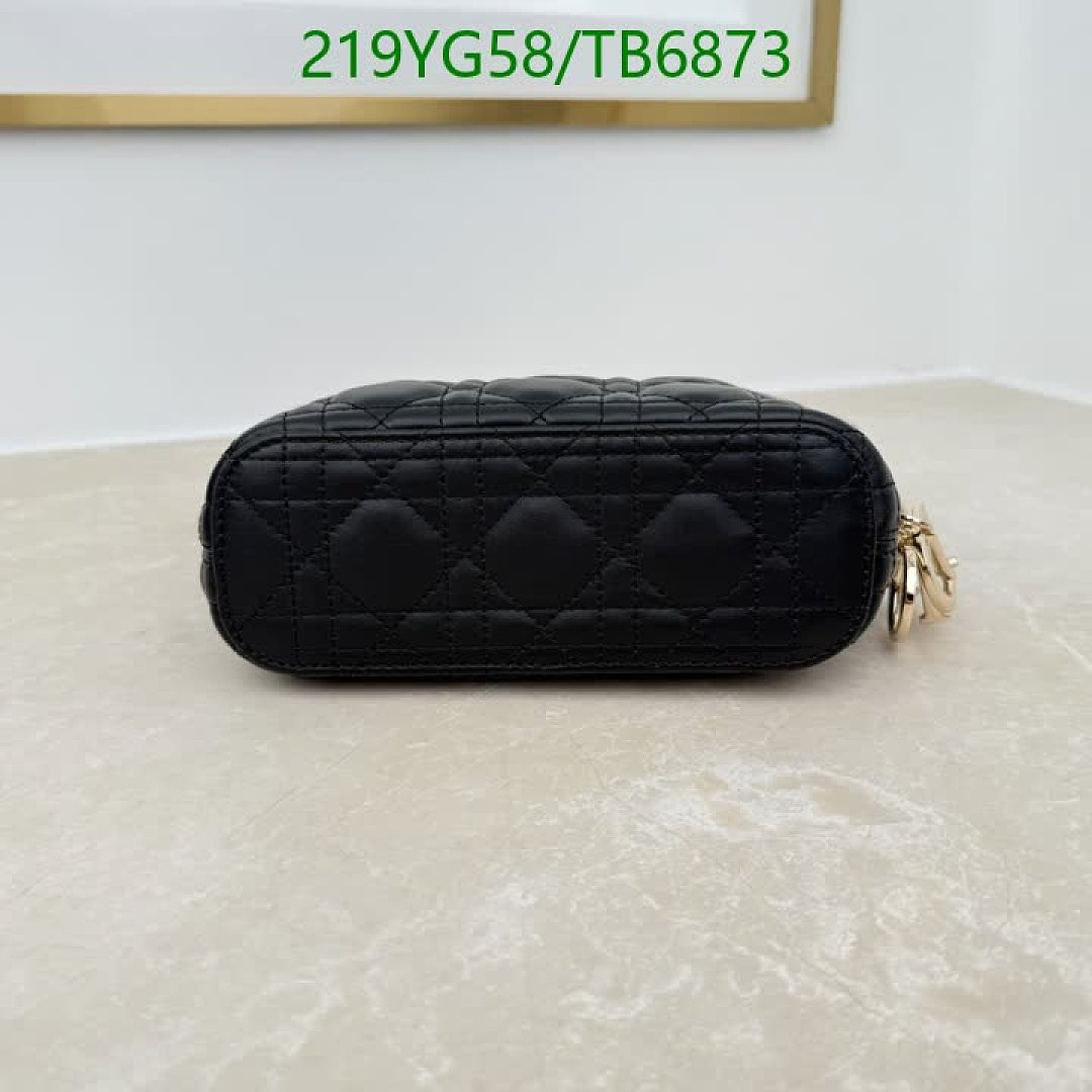 Dior-Bags(5A) Code: TB6873 $: 219USD