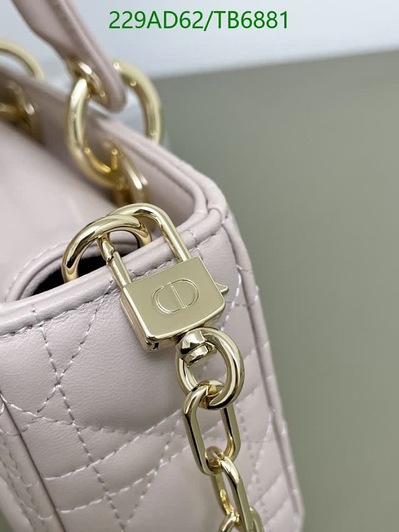 Dior-Bags(5A) Code: TB6881 $: 229USD