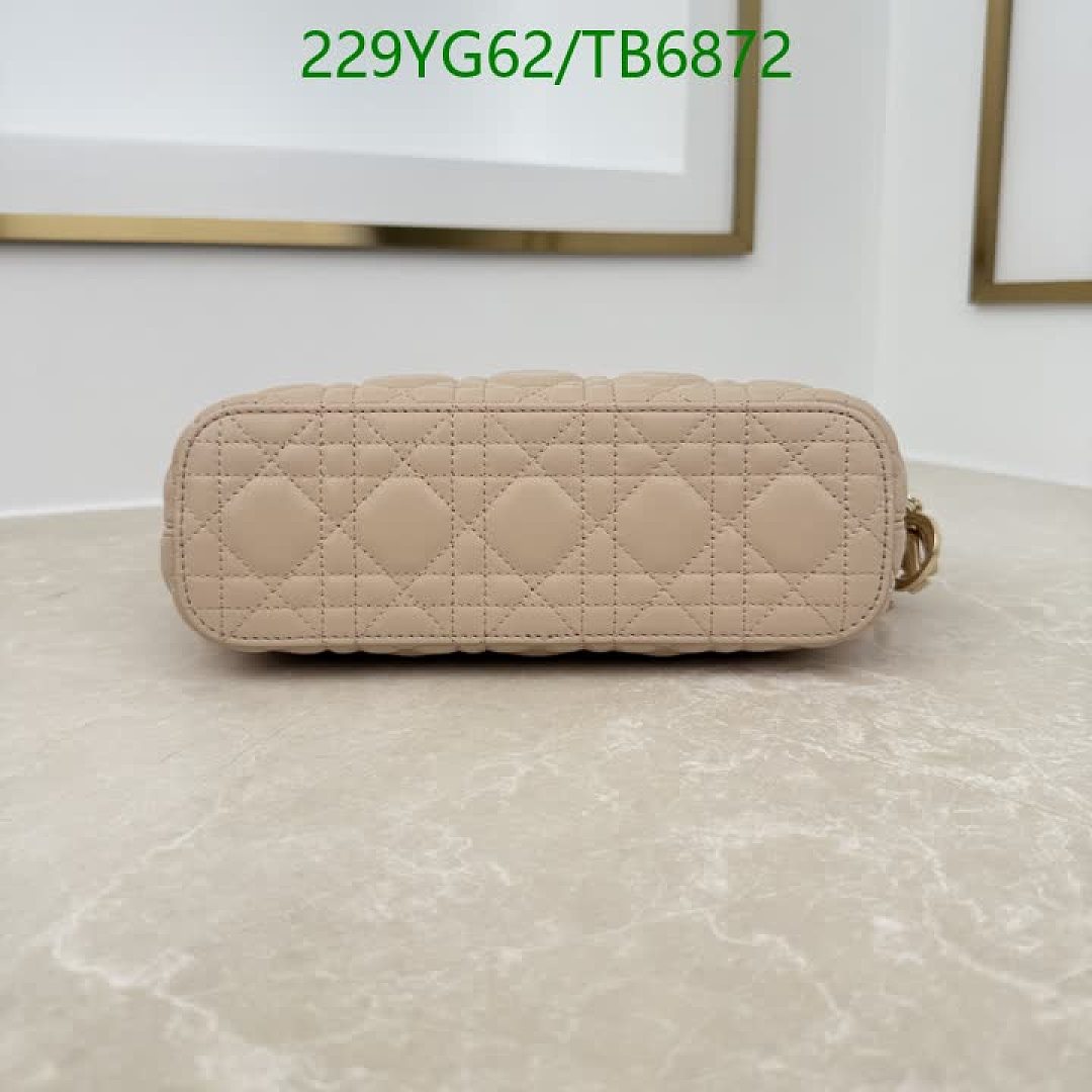 Dior-Bags(5A) Code: TB6872 $: 229USD