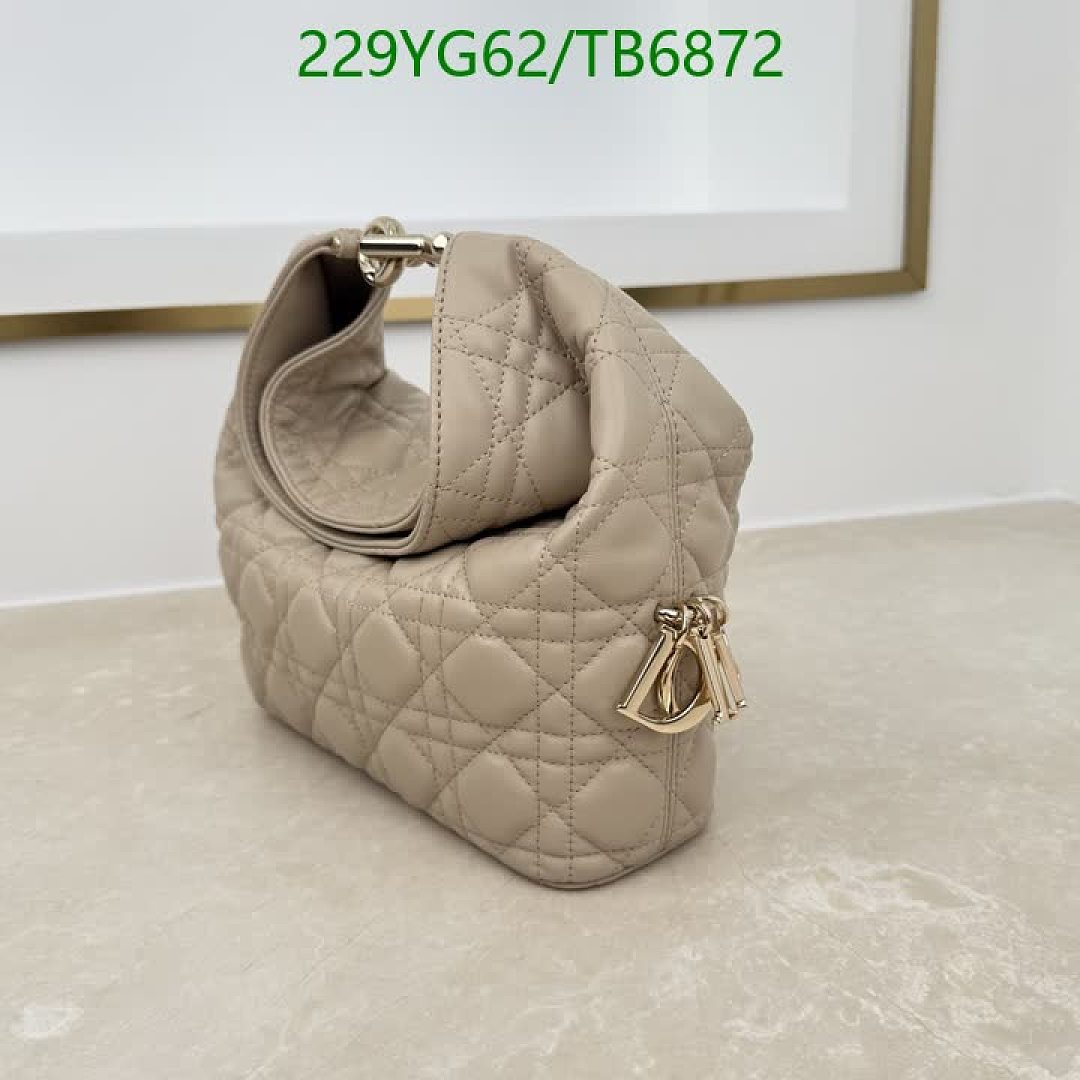 Dior-Bags(5A) Code: TB6872 $: 229USD
