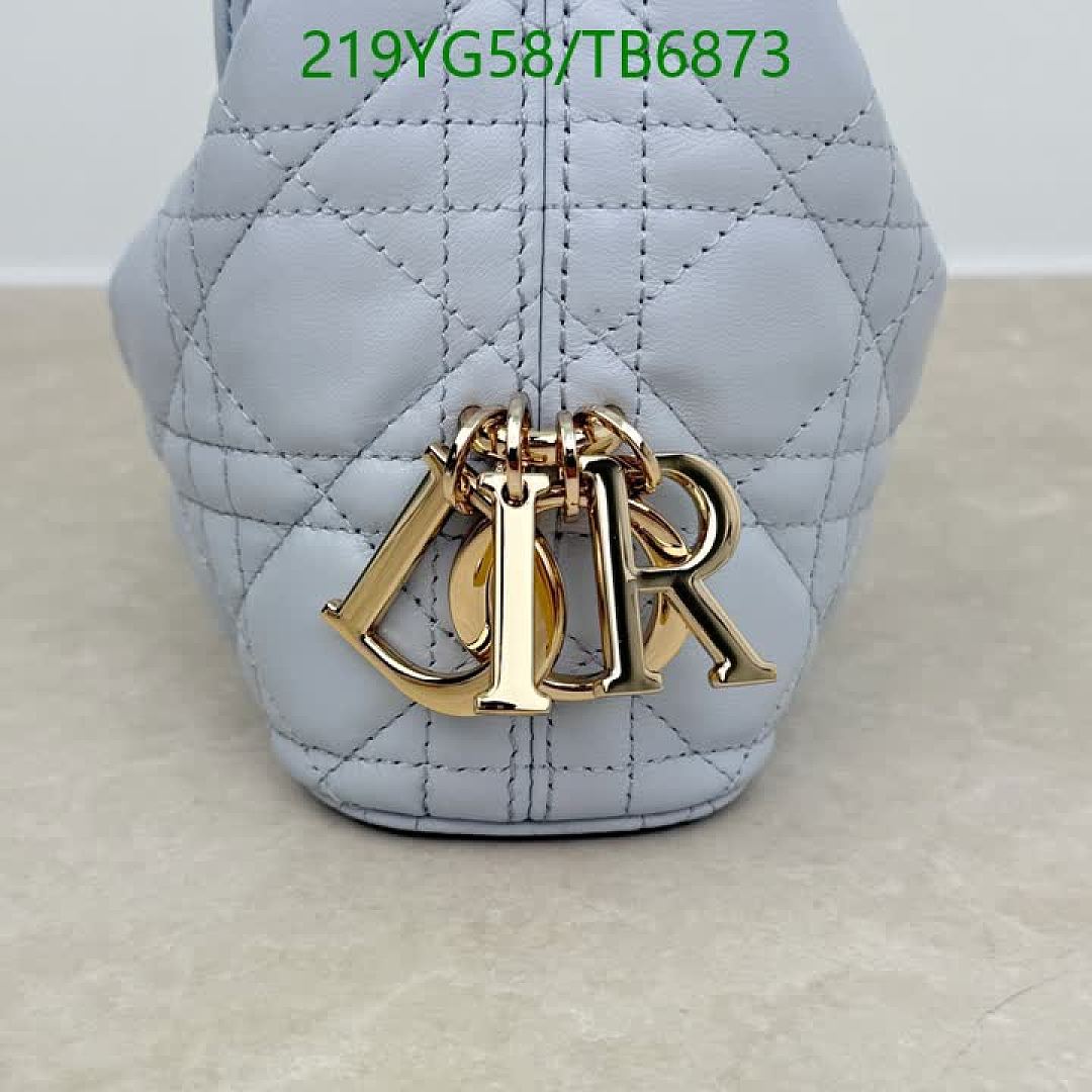Dior-Bags(5A) Code: TB6873 $: 219USD