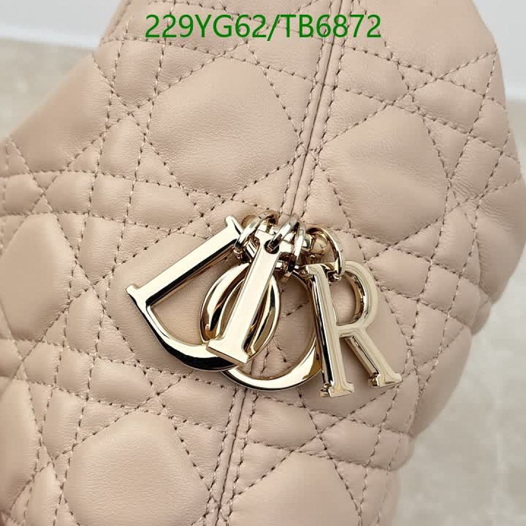 Dior-Bags(5A) Code: TB6872 $: 229USD