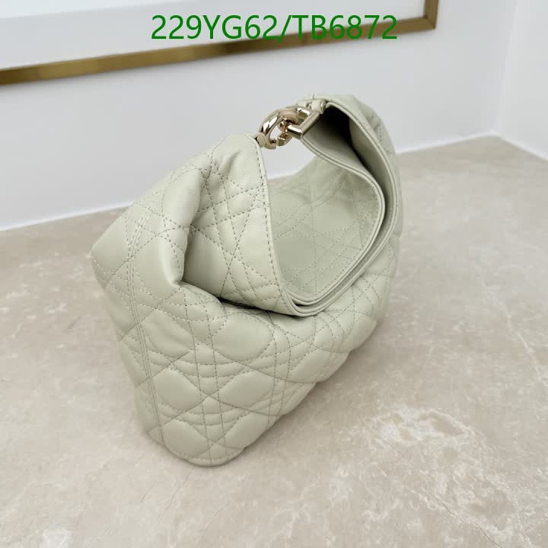 Dior-Bags(5A) Code: TB6872 $: 229USD