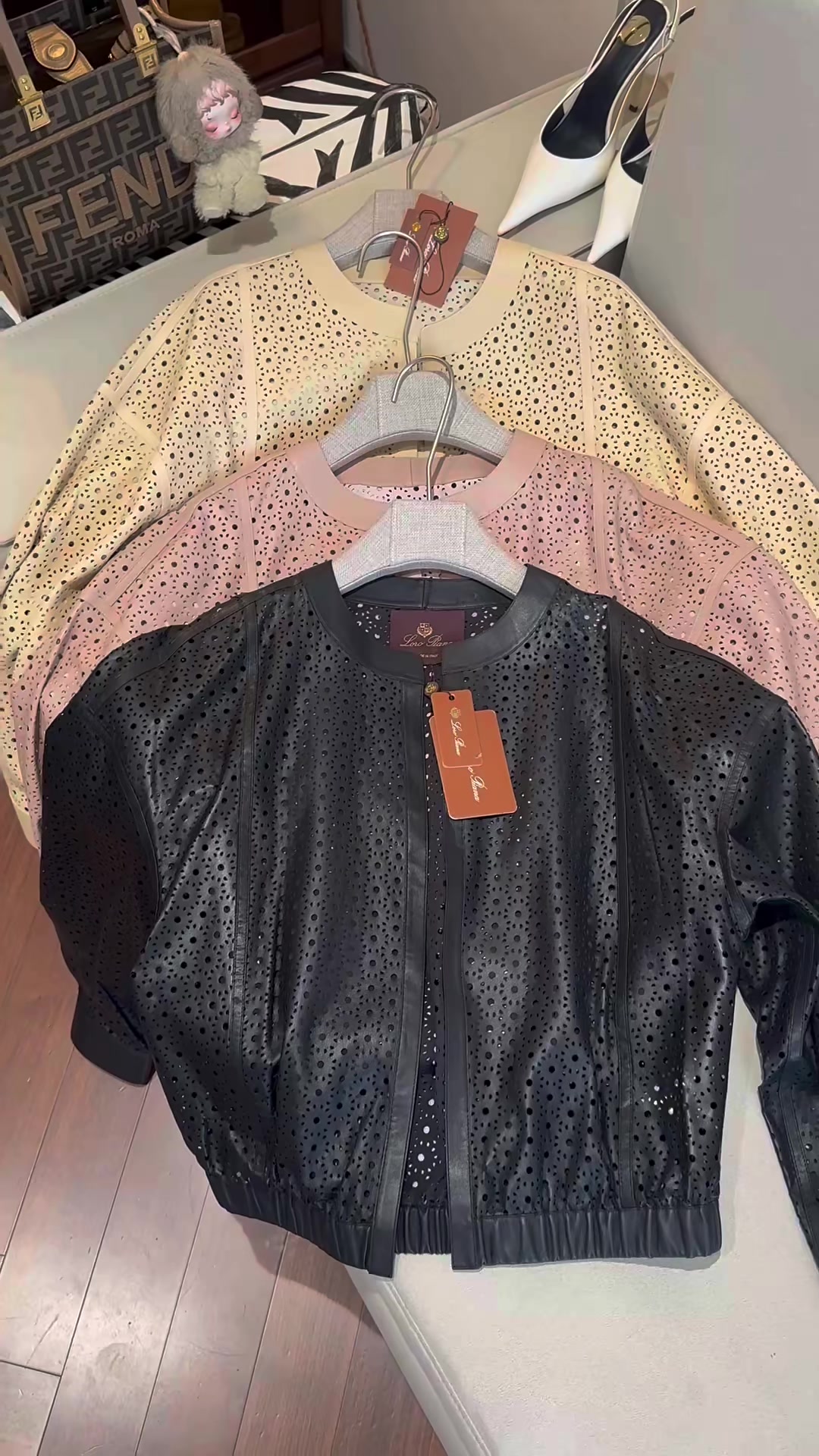 Loro Piana-Down Jackets(Women) Code: TC8238 $: 285USD-Yupoo.ru - Copybrand.Team photo album Loro Piana-Down Jackets(Women) Code: TC8238 $: 285USD
