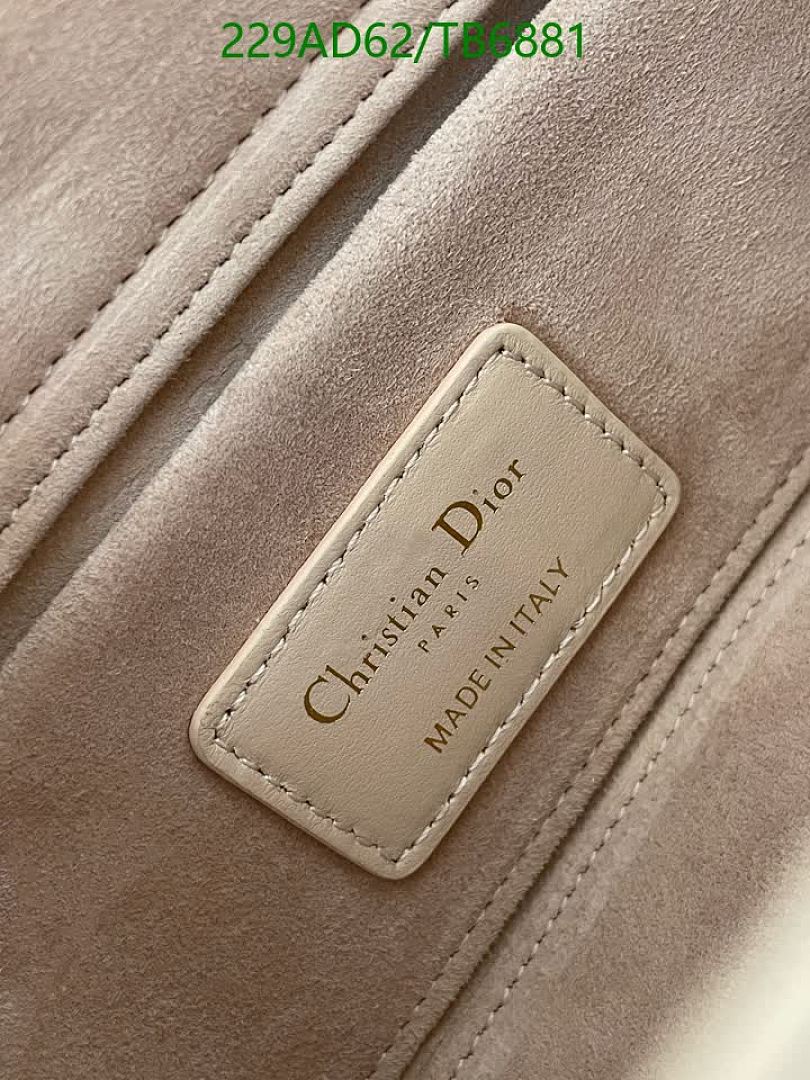 Dior-Bags(5A) Code: TB6881 $: 229USD