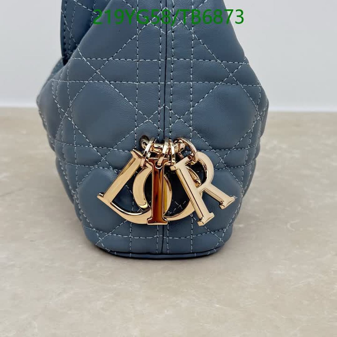 Dior-Bags(5A) Code: TB6873 $: 219USD