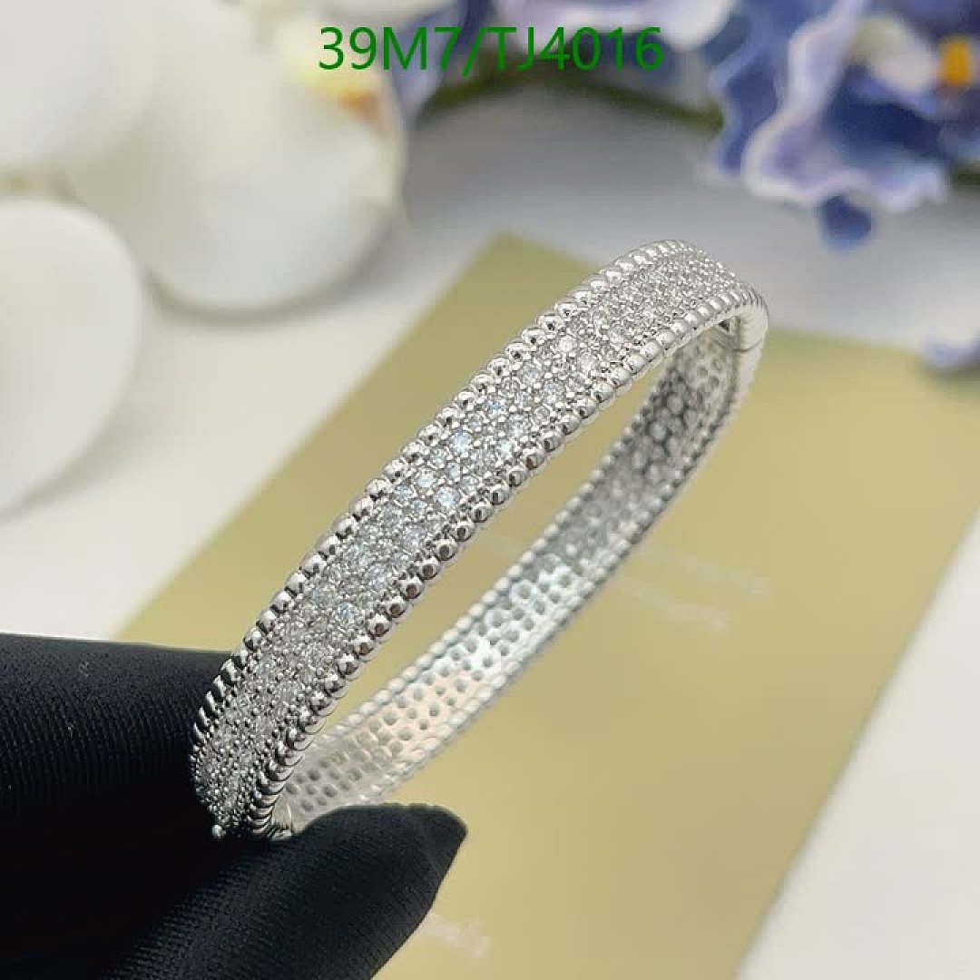 Van Cleef & Arpels-Jewelry Code: TJ4016 $: 39USD