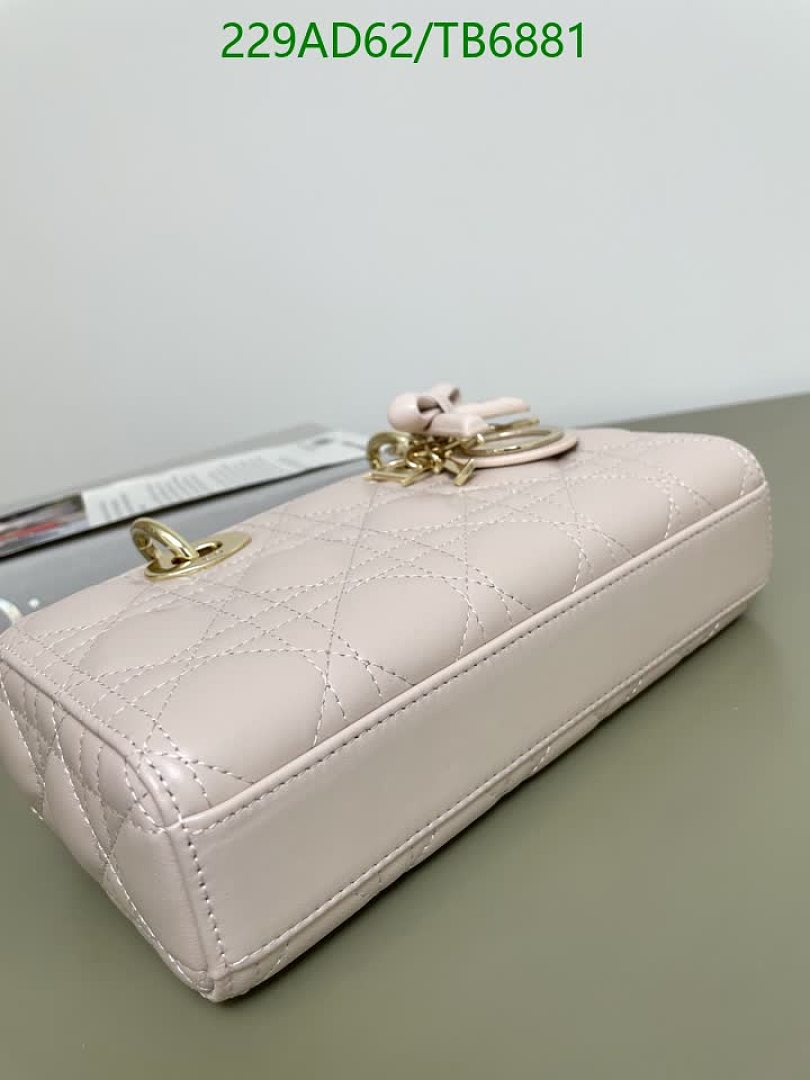 Dior-Bags(5A) Code: TB6881 $: 229USD