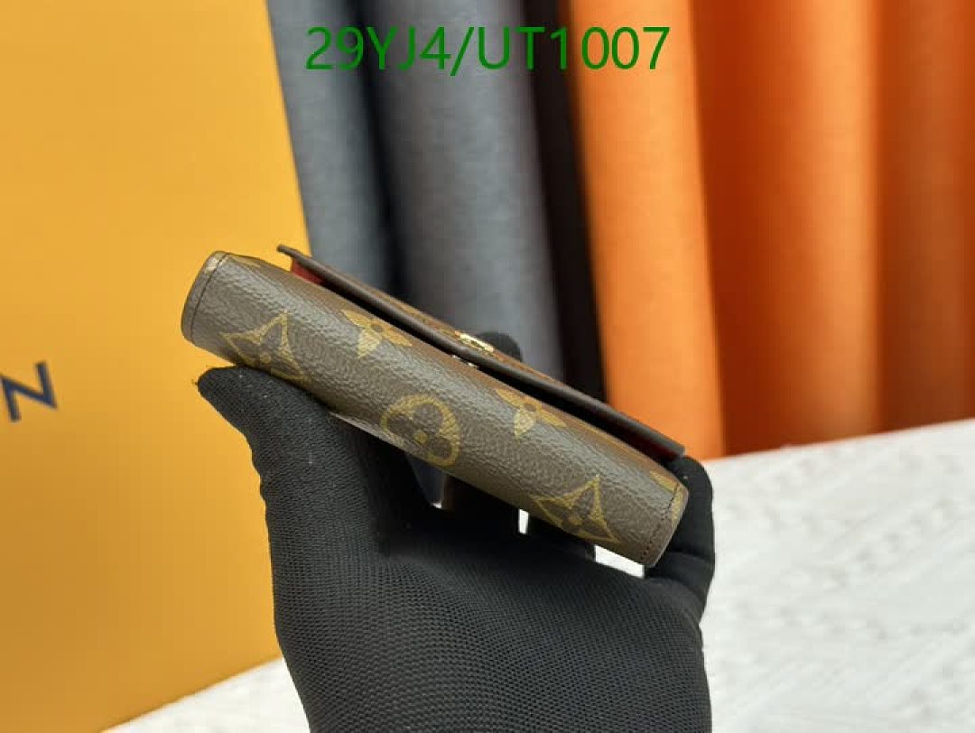 LV-Wallets-4A Quality Code: UT1007 $: 29USD